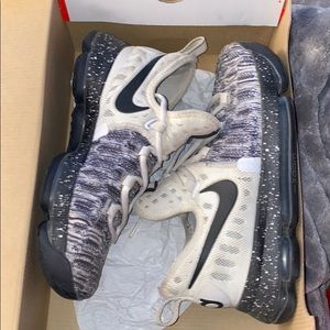 KD basketball shoes size 6.5y